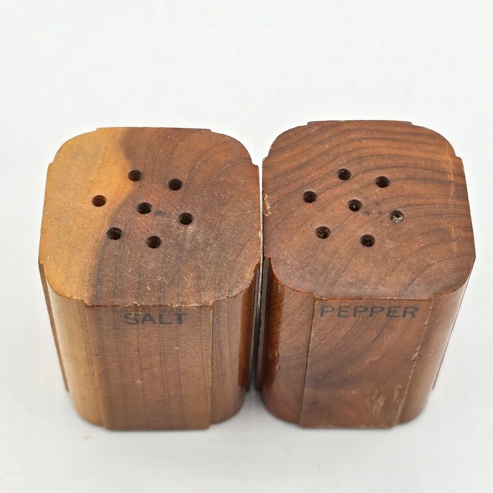 Vtg Little Brown Wooden Salt & Pepper Shaker Set Rustic Farmhouse Country Ozarks